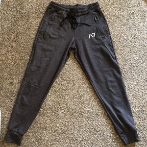A7 joggers